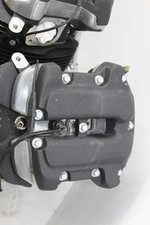 18-20 HARLEY-DAVIDSON STREET BOB FXBB 107CI ENGINE MOTOR HEAD MILWAUKEE M8