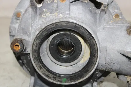 04 BOMBARDIER OUTLANDER 400 REAR BACK DIFFERENTIAL GEARBOX ASSMEBLY SHAFT (READ)