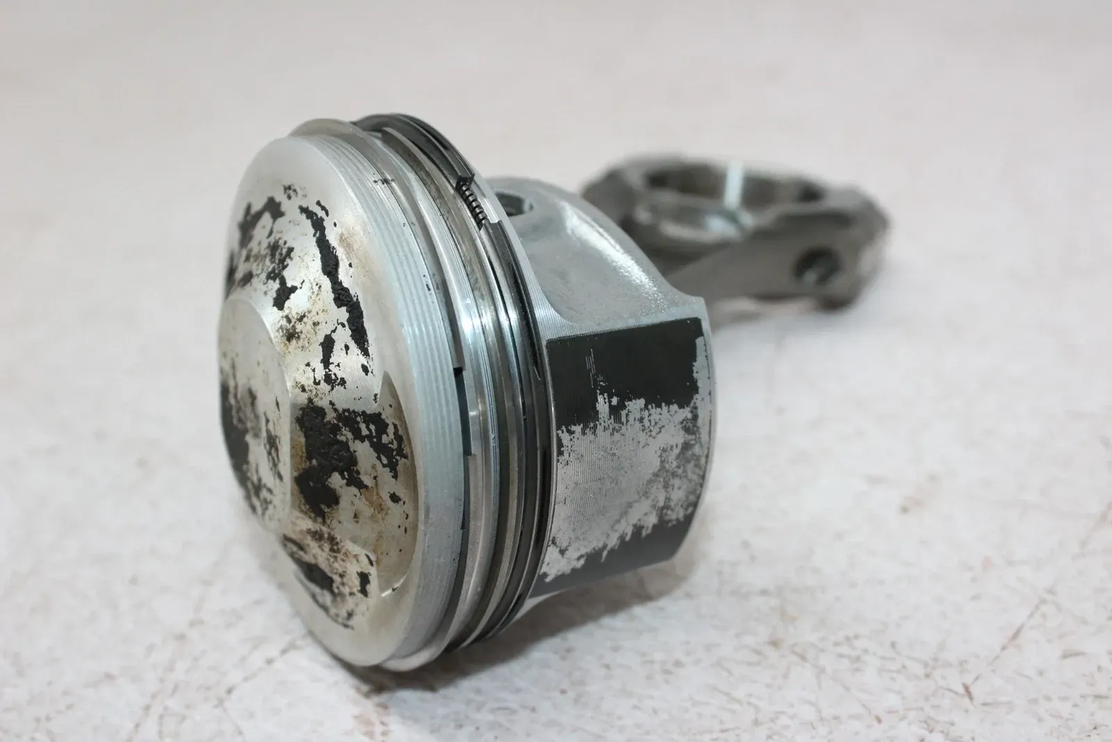 2001 DUCATI MONSTER 600 ENGINE MOTOR BLOCK PISTON W/ROD