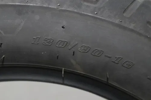 DUNLOP D404F 130/90-16 M/C 67H FRONT TIRE (TREAD:4/32NDS)
