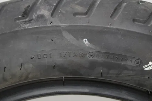 DUNLOP D404F 130/90-16 M/C 67H FRONT TIRE (TREAD:4/32NDS)