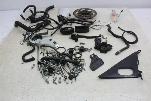 11-24 SUZUKI GSXR 750 GSXR750 PARTS HARDWARE NUTS BOLTS SPROCKET TANK KICKSTAND