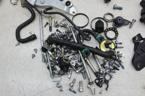 11-24 SUZUKI GSXR 750 GSXR750 PARTS HARDWARE NUTS BOLTS SPROCKET TANK KICKSTAND