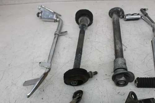 00-06 HARLEY-DAVIDSON ELECTRA GLIDE FLHTCUI PARTS HARDWARE AXLE SHIFTER