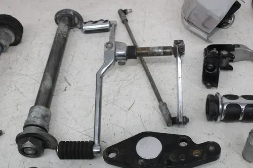 00-06 HARLEY-DAVIDSON ELECTRA GLIDE FLHTCUI PARTS HARDWARE AXLE SHIFTER