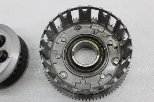03-05 YAMAHA YZF R6 ENGINE MOTOR CLUTCH BASKET HUB PRESSURE PLATE ASSEMBLY