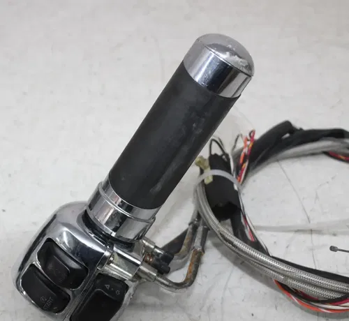 07-11 HARLEY-DAVIDSON SOFTAIL FLSTCI RIGHT CLIP ON HANDLE KILL OFF START SWITCH
