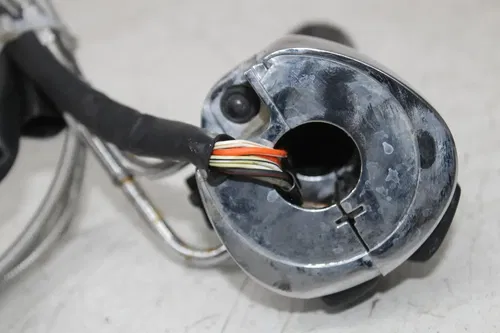 07-11 HARLEY-DAVIDSON SOFTAIL FLSTCI RIGHT CLIP ON HANDLE KILL OFF START SWITCH