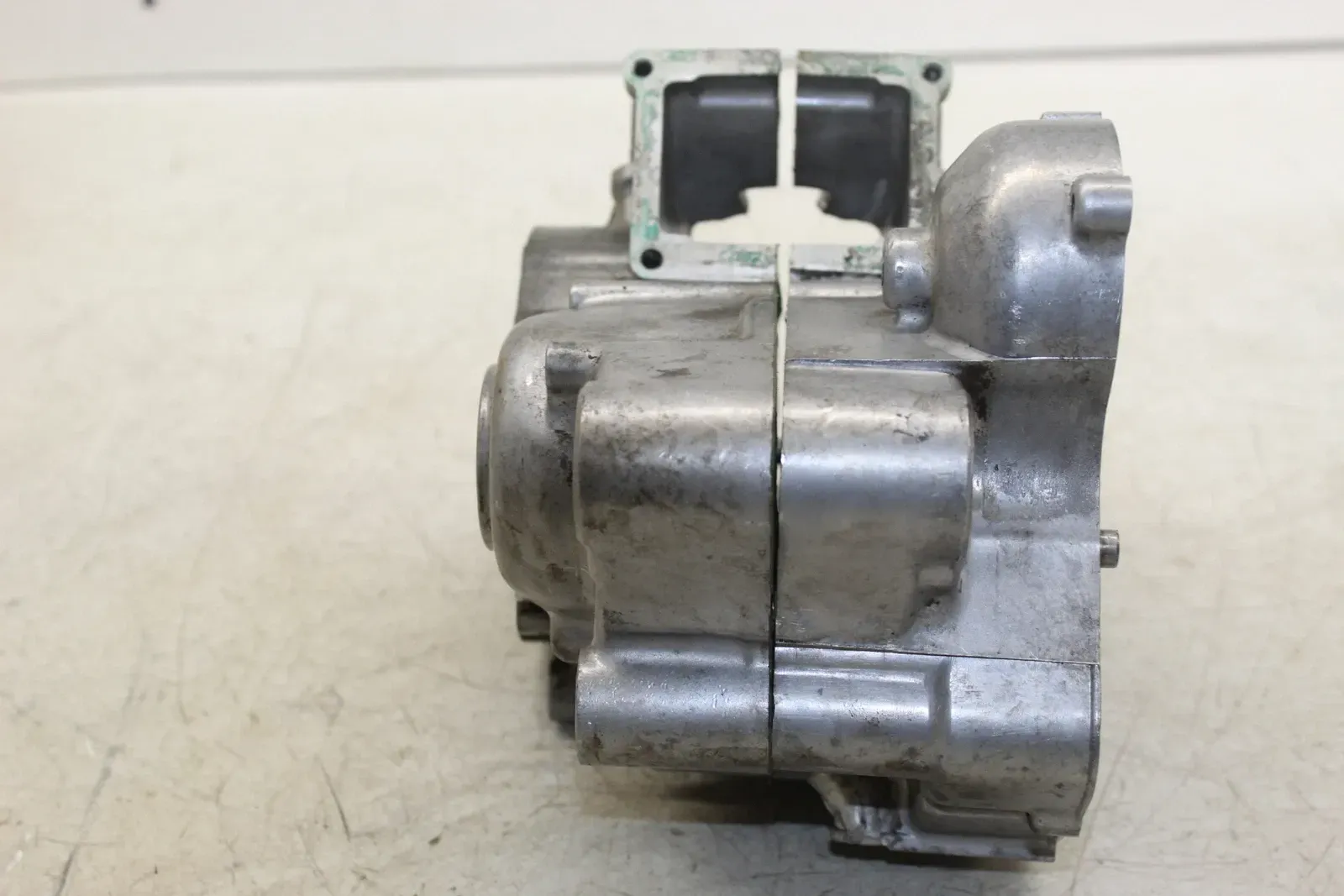 89 SUZUKI RM125 LEFT RIGHT ENGINE MOTOR CRANKCASE CRANK CASES BLOCK