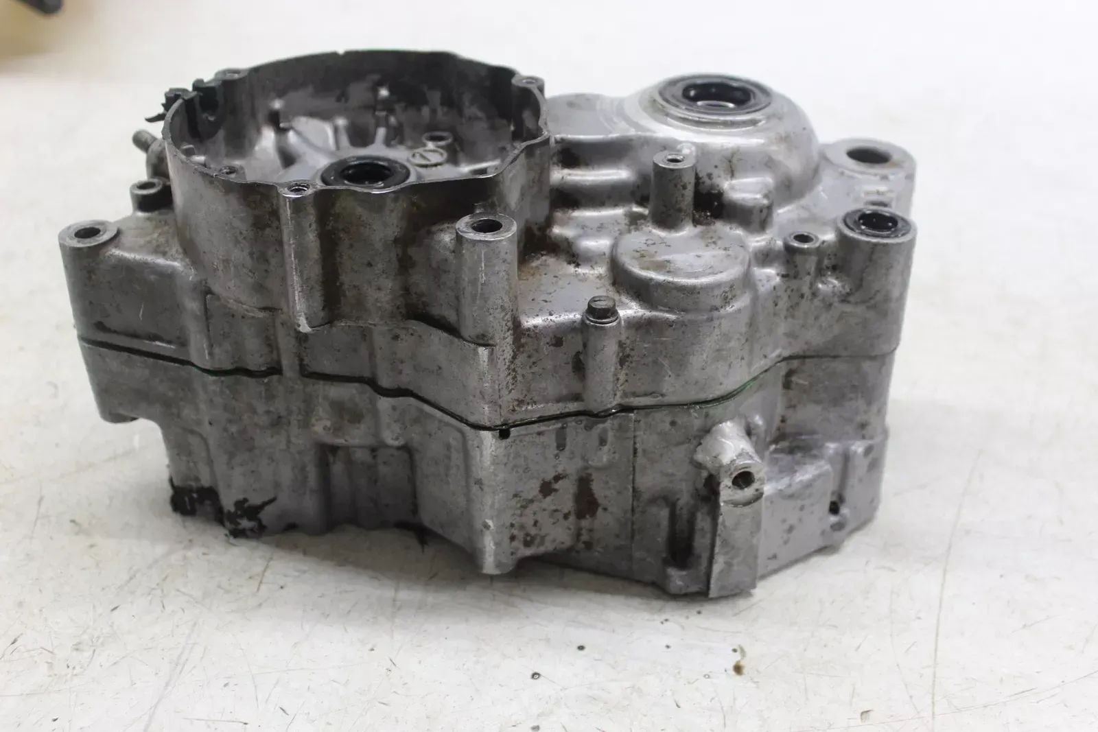 89 SUZUKI RM125 LEFT RIGHT ENGINE MOTOR CRANKCASE CRANK CASES BLOCK