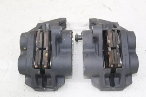 18 YAMAHA XSR700 RIGHT LEFT FRONT BRAKE CALIPER SET PAIR CALIPERS