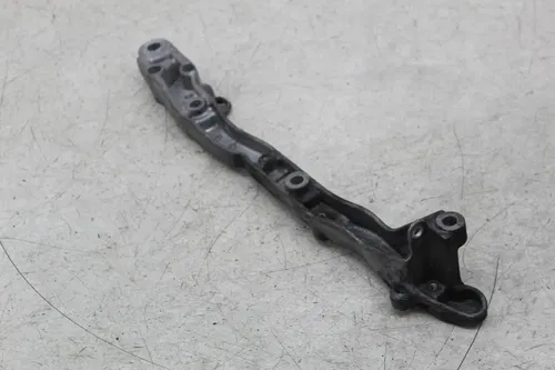 01-05 HONDA GOLDWING 1800 LEFT ENGINE MOUNT MOTOR BRACKET