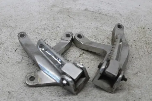1997 YAMAHA YZF600R REAR BACK PASSENGER PEG SET PAIR