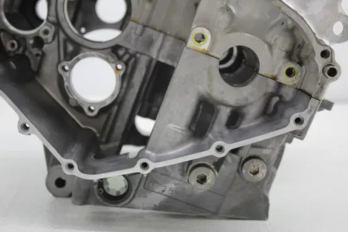 11-25 SUZUKI GSXR600 ENGINE MOTOR CRANKCASE CRANK CASES BLOCK