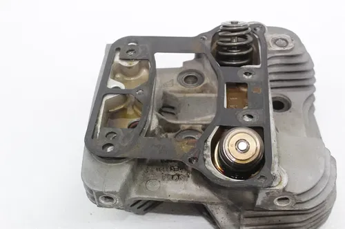 04-06 HARLEY DAVIDSON SPORTSTER XL883 883 ENGINE MOTOR REAR CYLINDER HEAD (READ)
