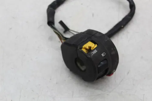 06-07 SUZUKI GSXR600 LEFT RIGHT SWITCH SWITCHES ON OFF START HORN LIGHT (READ)