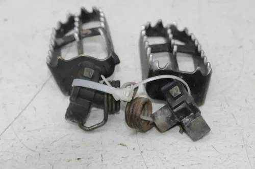 00 YAMAHA YZ125 LEFT RIGHT FOOT REST PEG PEGS TUSK SHIFTER KICKER PEDAL