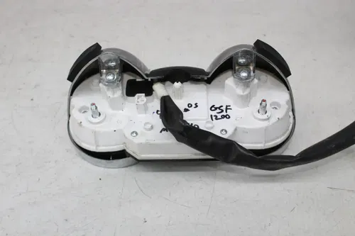 01-05 SUZUKI BANDIT 1200 GSF1200 SPEEDO TACH GAUGES DISPLAY CLUSTER SPEEDOMETER