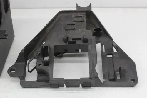 07-11 HARLEY-DAVIDSON ELECTRA GLIDE ULTRA CLASSIC FLHTCU BATTERY TRAY BOX HOLDER