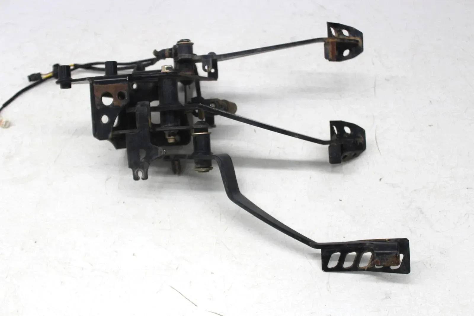 16 YAMAHA YXZ1000R CLUTCH GAS ACCELERATION BRAKE PEDAL ASSEMBLY