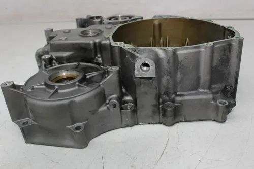 01-05 HONDA GOLDWING 1800 ENGINE MOTOR TRANSMISSION HOUSING CASE COVER