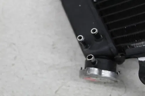 06-09 YAMAHA YZF R6S R6 ENGINE RADIATOR MOTOR COOLER COOLING RADIATER FAN (READ)