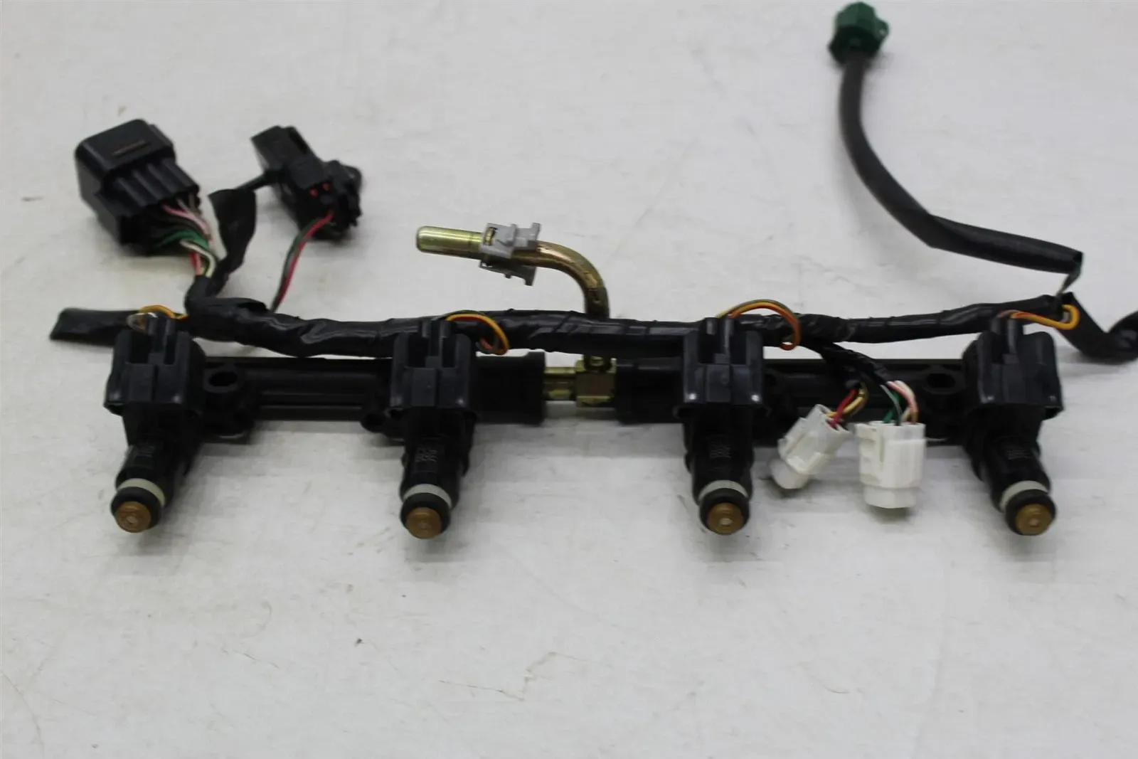 03-04 SUZUKI GSXR1000 MAIN GAS FUEL INJECTORS RAIL