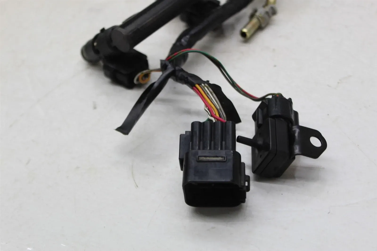 03-04 SUZUKI GSXR1000 MAIN GAS FUEL INJECTORS RAIL