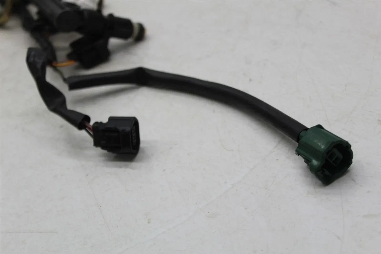 03-04 SUZUKI GSXR1000 MAIN GAS FUEL INJECTORS RAIL