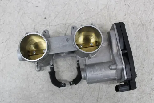 24 SUZUKI GSX-8R GSX800F THROTTLE BODY BODIES