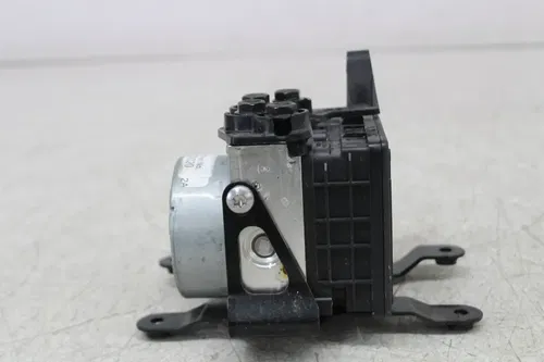 23-24 TRIUMPH STREET TRIPLE 765 ABS PUMP UNIT MODULE