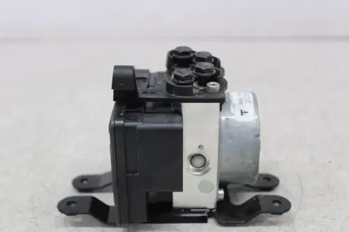 23-24 TRIUMPH STREET TRIPLE 765 ABS PUMP UNIT MODULE