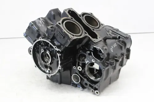 84-85 HONDA MAGNA 700 VF700C ENGINE MOTOR CRANKCASE CRANK CASES BLOCK