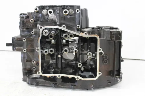 84-85 HONDA MAGNA 700 VF700C ENGINE MOTOR CRANKCASE CRANK CASES BLOCK
