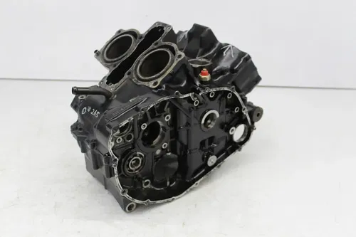 84-85 HONDA MAGNA 700 VF700C ENGINE MOTOR CRANKCASE CRANK CASES BLOCK