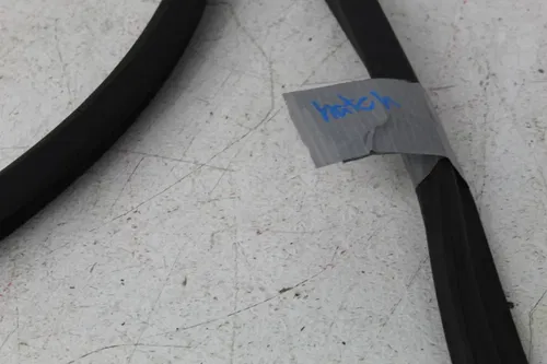 97-04 CHEVROLET CORVETTE C5 HATCH WEATHER STRIP STRIPPING SEAL