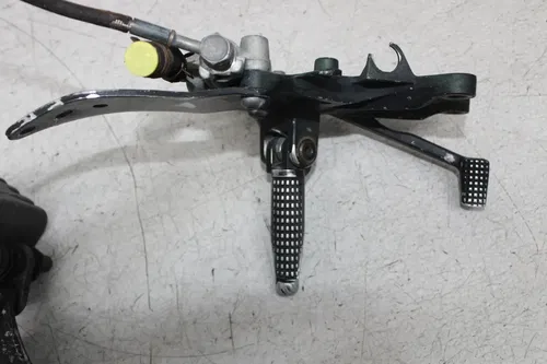 06-07 KAWASAKI NINJA ZX10R RIGHT REARSET FOOT PEG BRAKE MASTER CYLINDER CALIPER