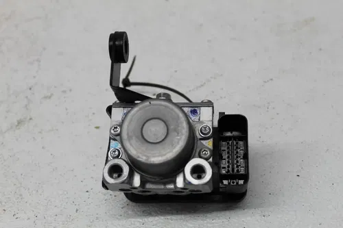17-20 KAWASAKI Z900 ZR900 ABS PUMP UNIT MODULE