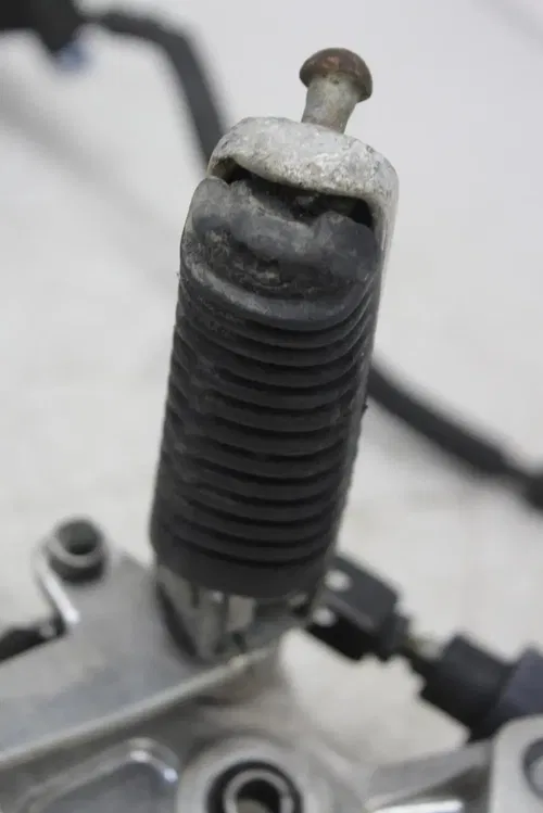 01-05 YAMAHA FZ1 RIGHT REARSET MASTER CYLINDER CALIPER