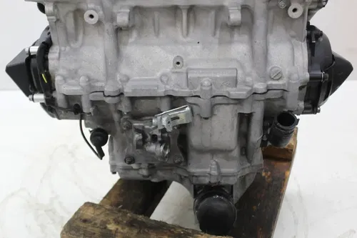 21-24 KAWASAKI NINJA ZX10R ENGINE MOTOR CYLINDER HEAD CASE TRANSMISSION *TESTED*