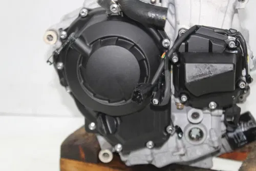 21-24 KAWASAKI NINJA ZX10R ENGINE MOTOR CYLINDER HEAD CASE TRANSMISSION *TESTED*