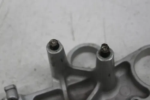 97 YAMAHA YZF1000 FORKS UPPER TRIPLE TREE CLAMP