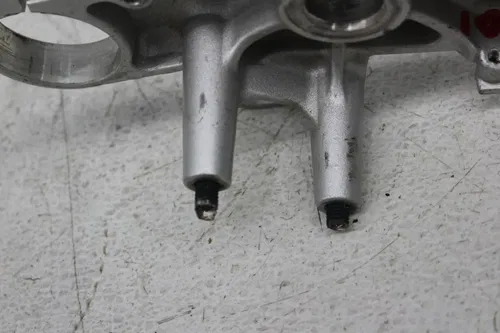 97 YAMAHA YZF1000 FORKS UPPER TRIPLE TREE CLAMP