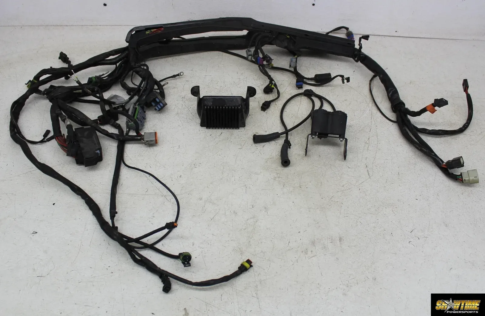 06-11 HARLEY-DAVIDSON STREET GLIDE FLHX MAIN ENGINE WIRING HARNESS RECTIFIER