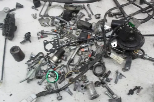 06-11 KAWASAKI NINJA ZX14 PARTS AND HARDWARE NUTS BOLTSSPROCKET TANK