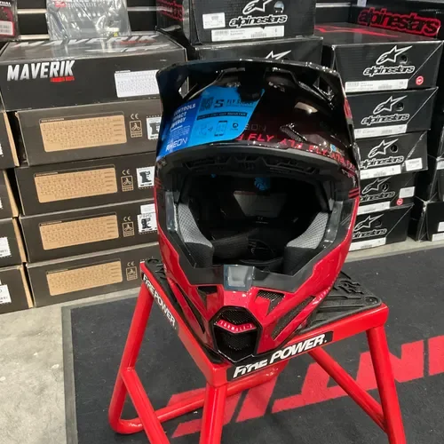Formula S Carbon Legacy Helmet Black/Red