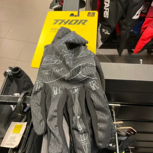 Thor Gloves- Size Medium