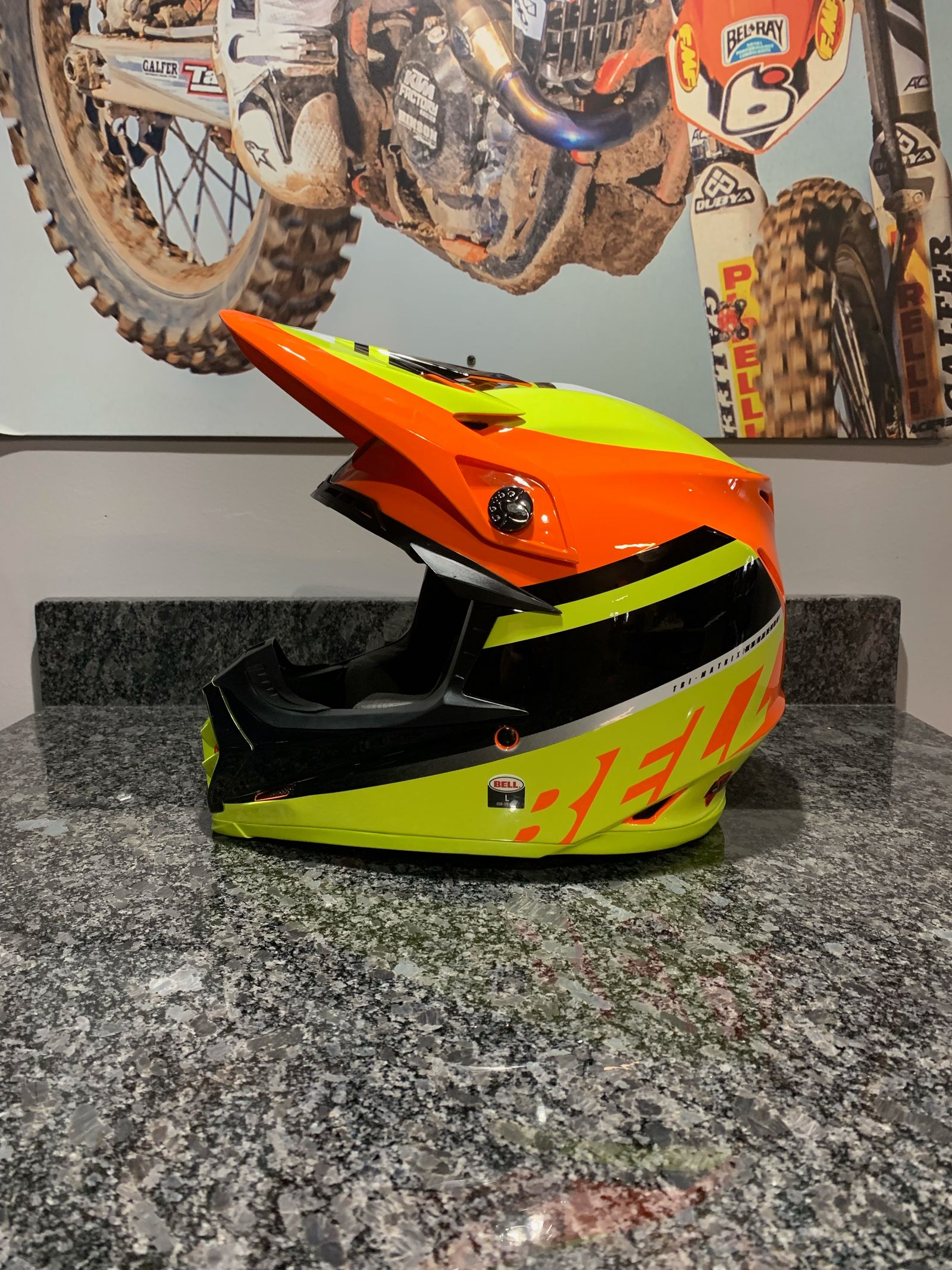 Bell moto 9 mips prophecy top