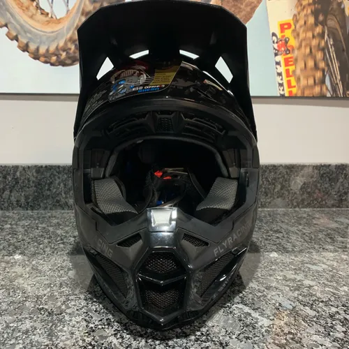 FLY YOUTH FORMULA CARBON SOLID HELMET YL