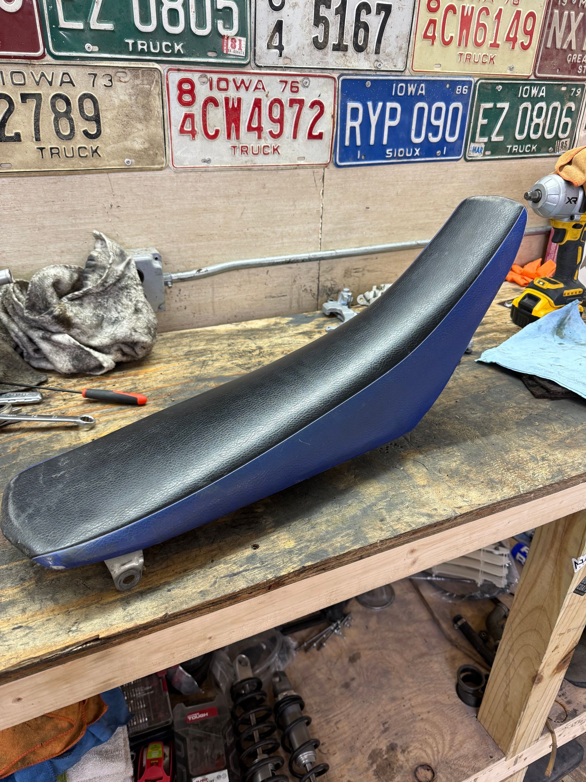 YZ250 SEAT COMPLETE STOCK GENUINE OEM YAMAHA YZ 250 (2002-2014)